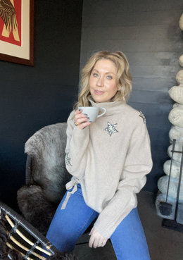 NEVER A WALLFLOWER SEEING STARS CASHMERE